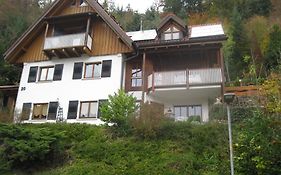 Urlaub mit Blick auf Schiltachs Fachwerkhäuser